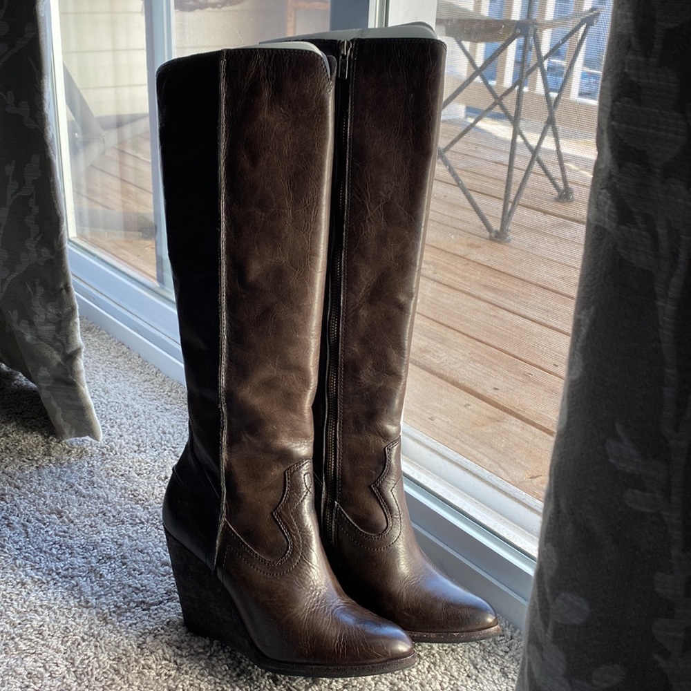 NEW Frye Wedge Boots